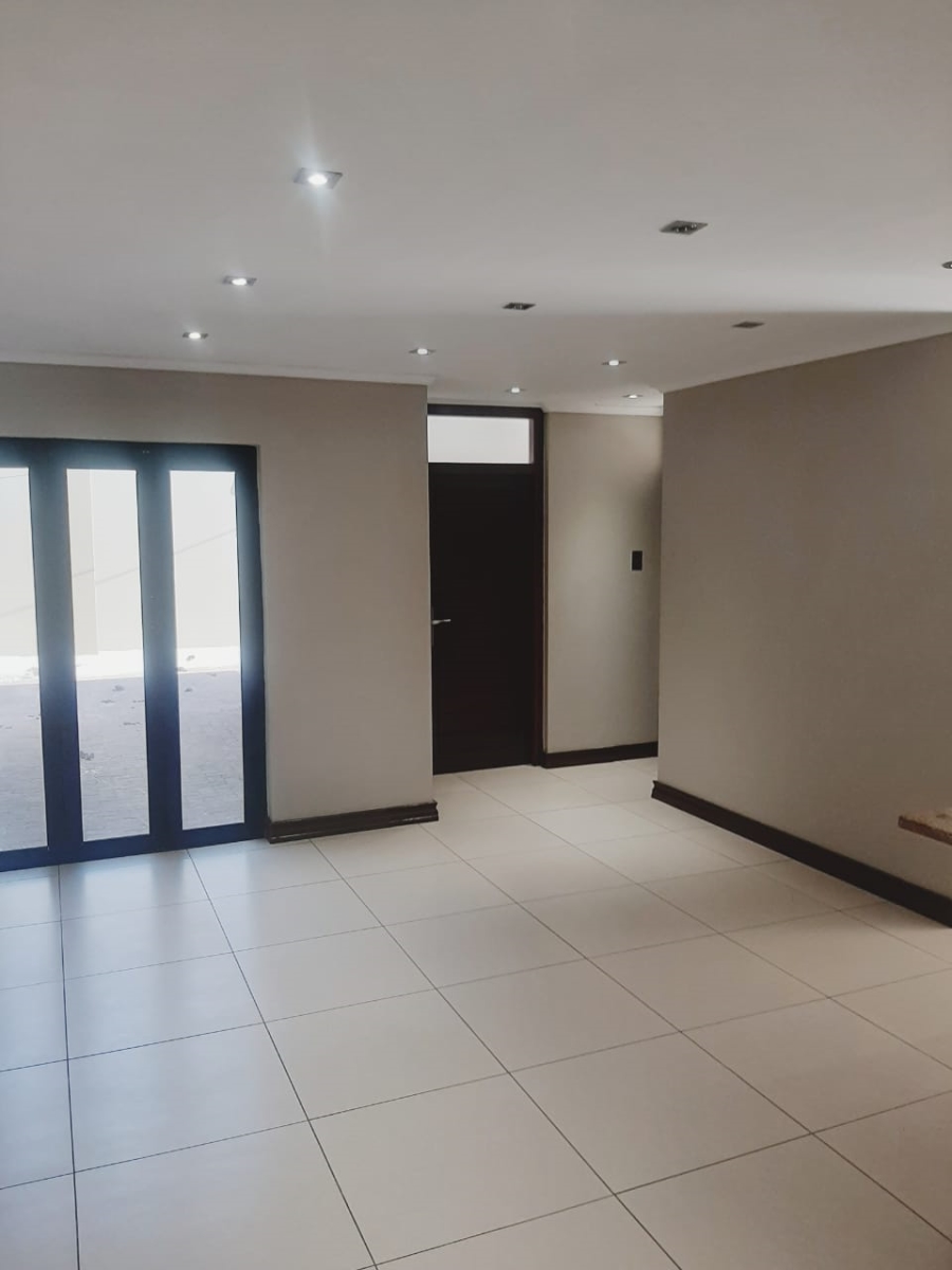 7 Bedroom Property for Sale in Amalinda Eastern Cape